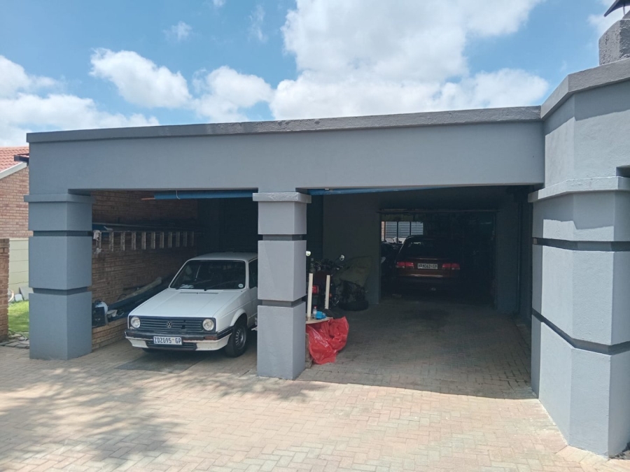 3 Bedroom Property for Sale in Krugersdorp North Gauteng