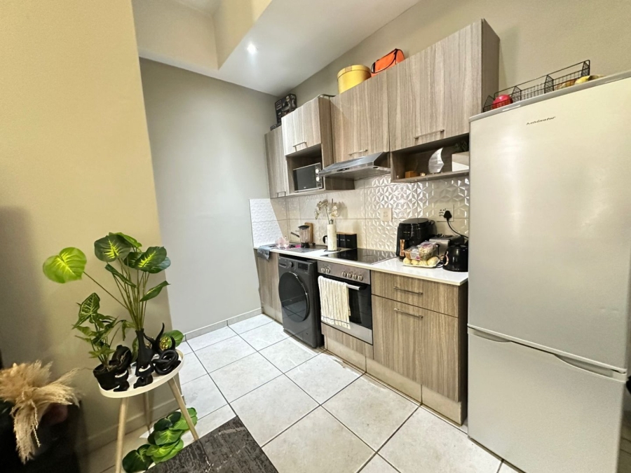 To Let 1 Bedroom Property for Rent in Rosebank Gauteng