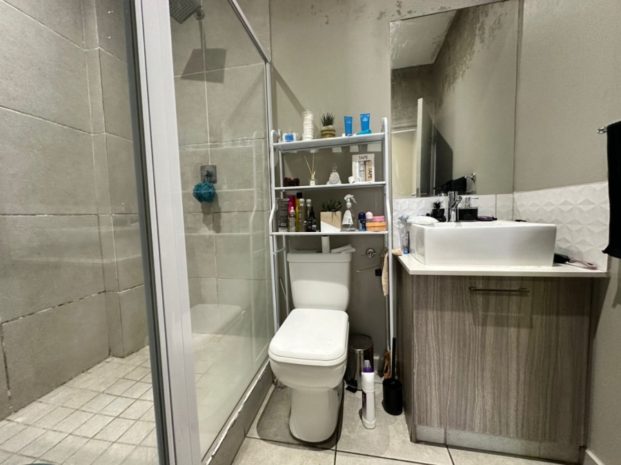 To Let 1 Bedroom Property for Rent in Rosebank Gauteng