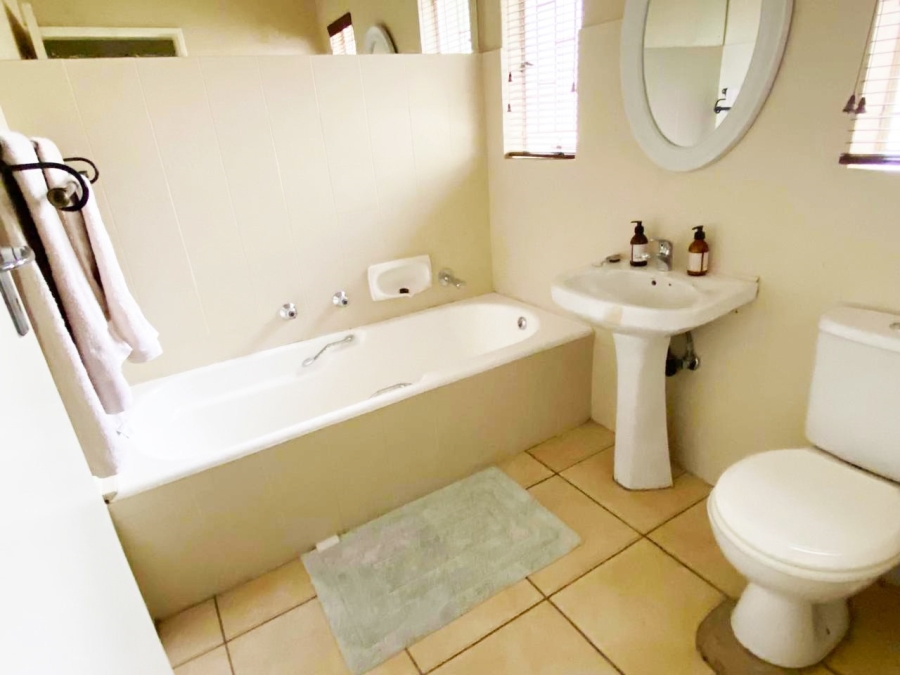 To Let 3 Bedroom Property for Rent in Fourways Gauteng