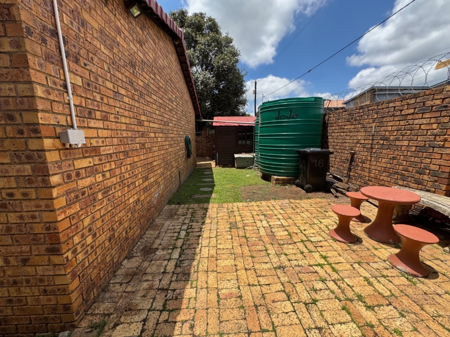 2 Bedroom Property for Sale in Pomona Gauteng