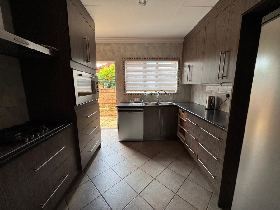 2 Bedroom Property for Sale in Pomona Gauteng