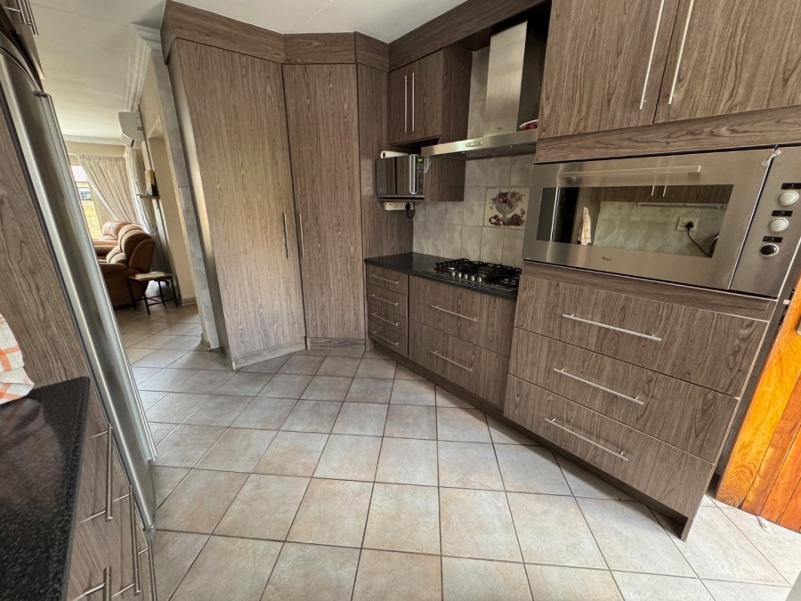 2 Bedroom Property for Sale in Pomona Gauteng