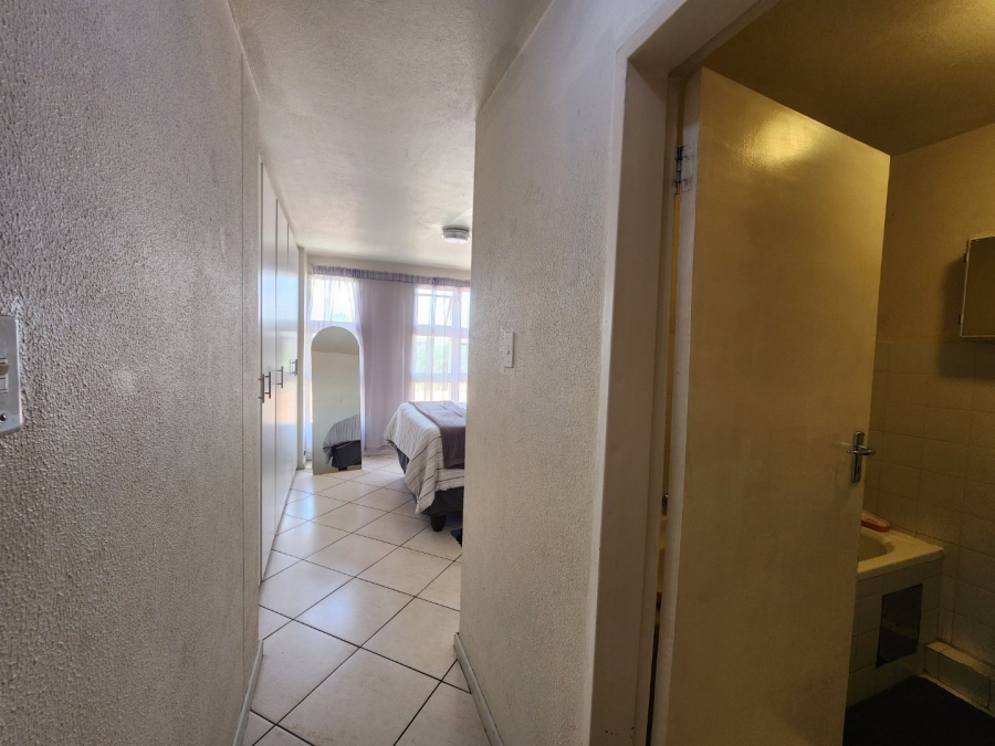2 Bedroom Property for Sale in Pretoria North Gauteng