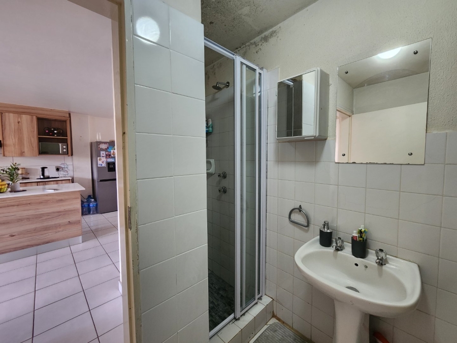 2 Bedroom Property for Sale in Pretoria North Gauteng