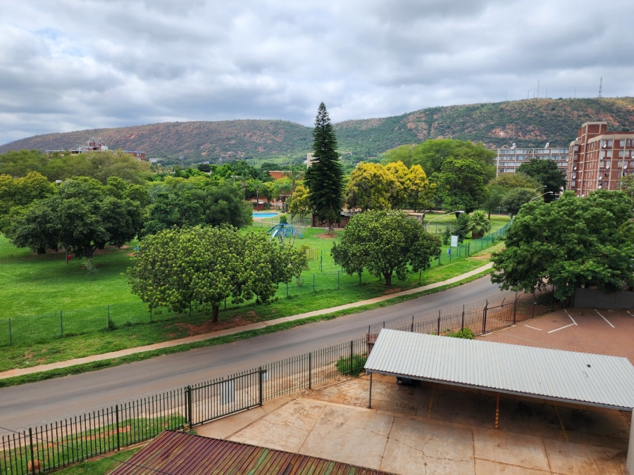 2 Bedroom Property for Sale in Pretoria North Gauteng