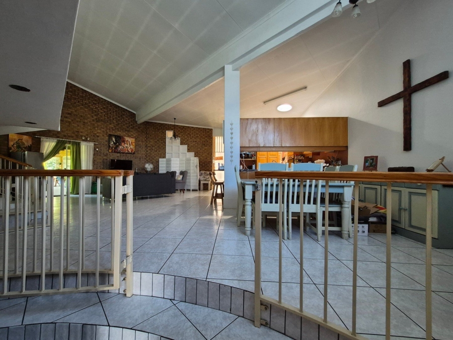 5 Bedroom Property for Sale in The Reeds Gauteng