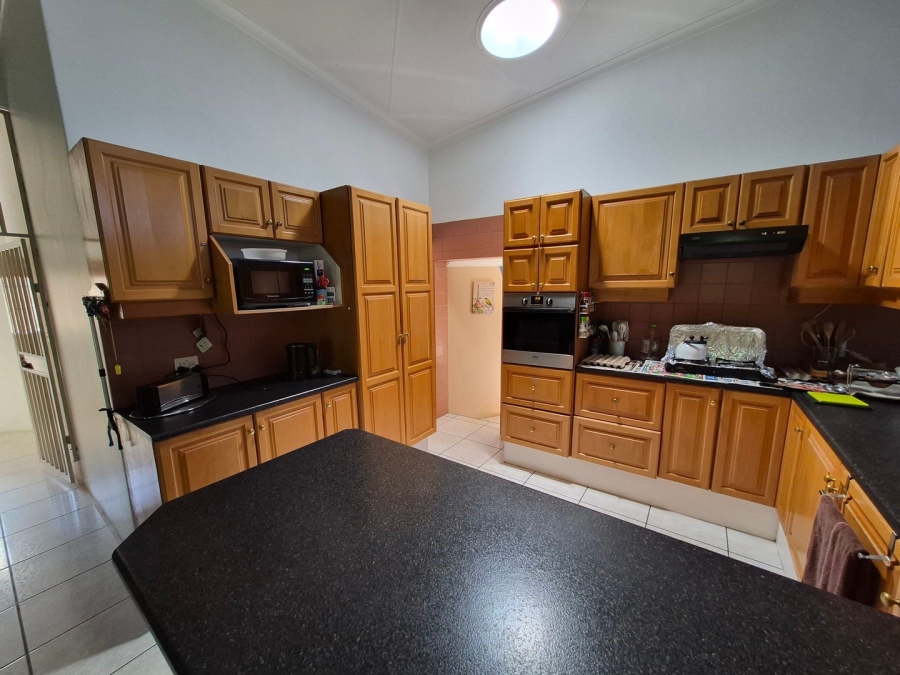 5 Bedroom Property for Sale in The Reeds Gauteng