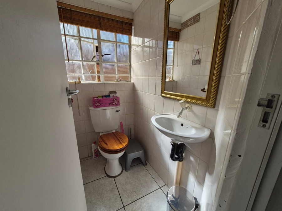 5 Bedroom Property for Sale in The Reeds Gauteng