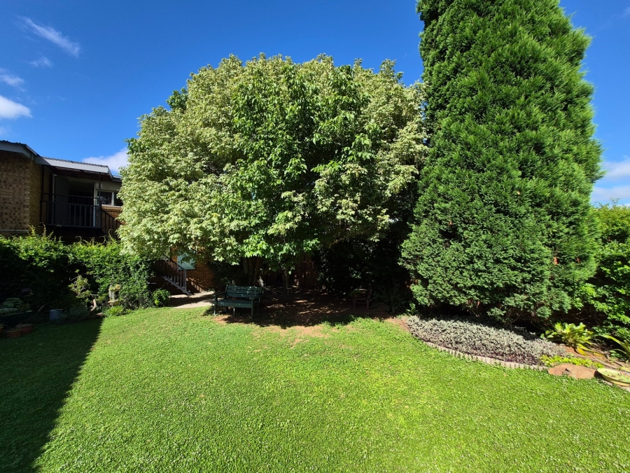 5 Bedroom Property for Sale in The Reeds Gauteng