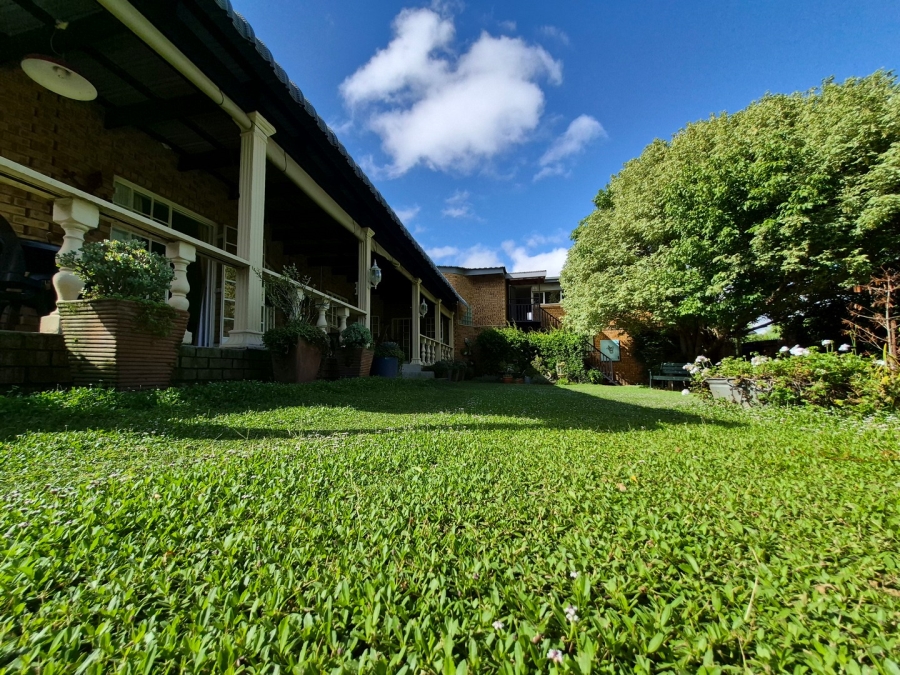 5 Bedroom Property for Sale in The Reeds Gauteng