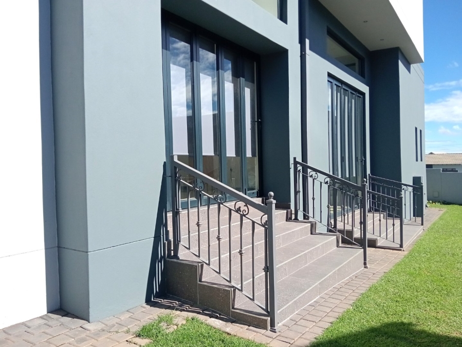 To Let 5 Bedroom Property for Rent in The Hills Game Reserve Estate Gauteng