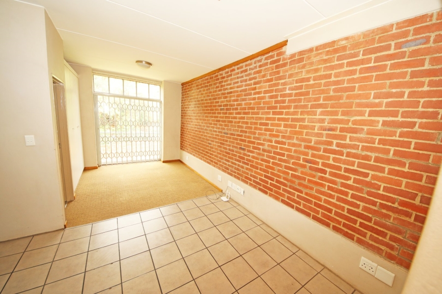 To Let 1 Bedroom Property for Rent in Houghton Estate Gauteng