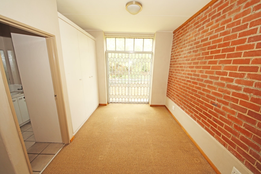 To Let 1 Bedroom Property for Rent in Houghton Estate Gauteng