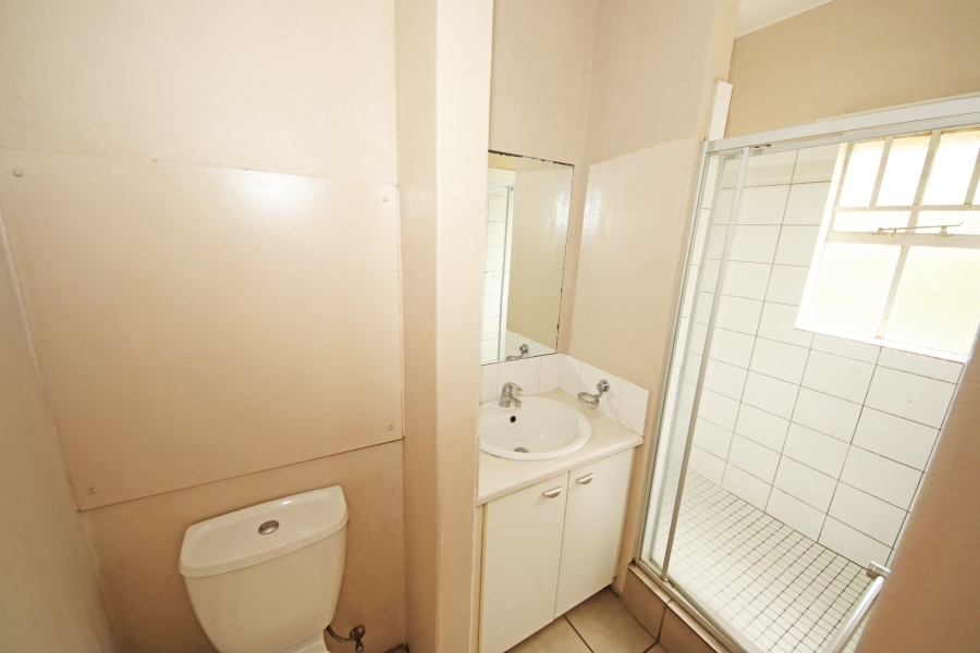 To Let 1 Bedroom Property for Rent in Houghton Estate Gauteng