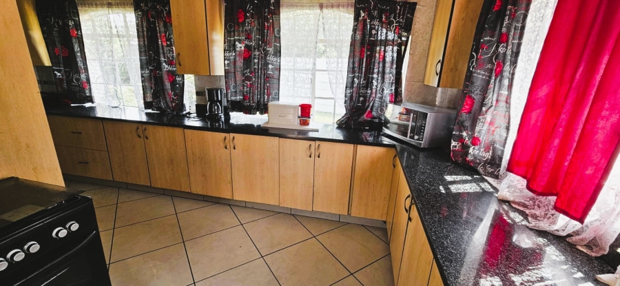 6 Bedroom Property for Sale in Ferryvale Gauteng