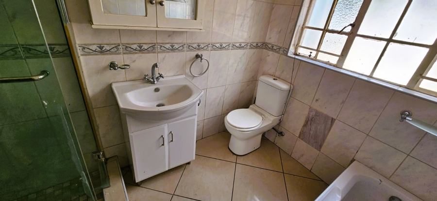 6 Bedroom Property for Sale in Ferryvale Gauteng