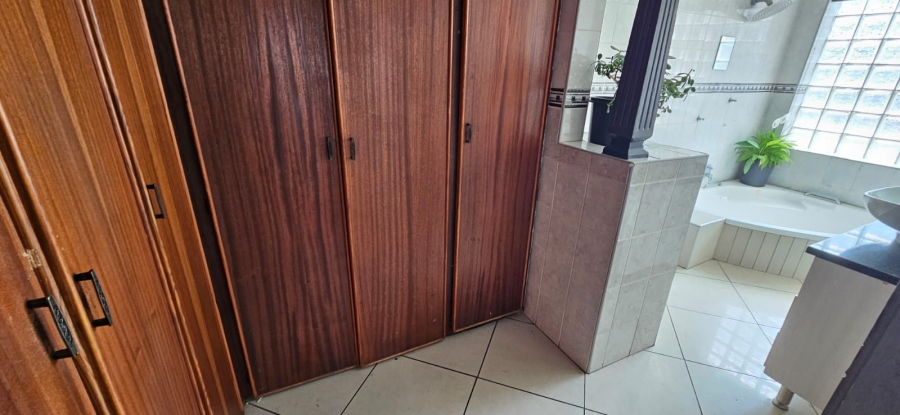 6 Bedroom Property for Sale in Ferryvale Gauteng