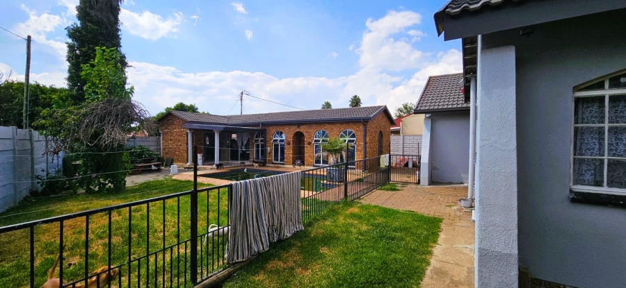 6 Bedroom Property for Sale in Ferryvale Gauteng