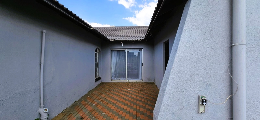 6 Bedroom Property for Sale in Ferryvale Gauteng