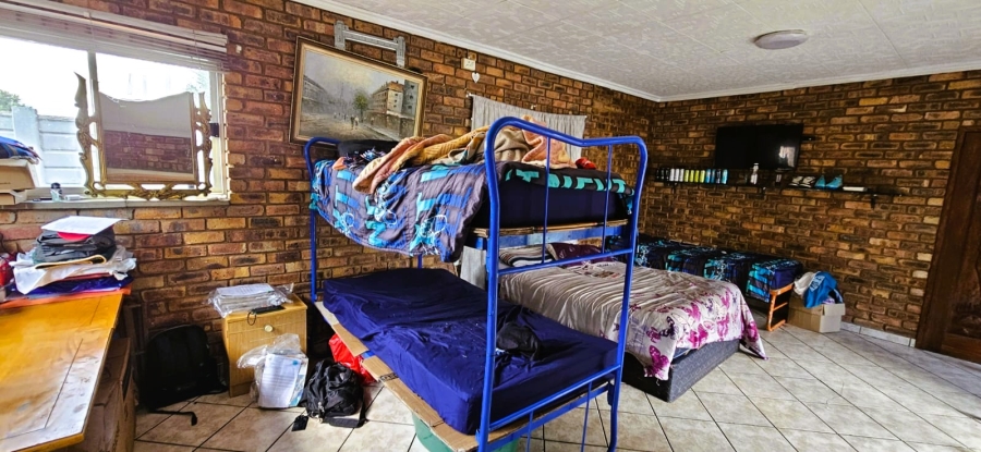 6 Bedroom Property for Sale in Ferryvale Gauteng