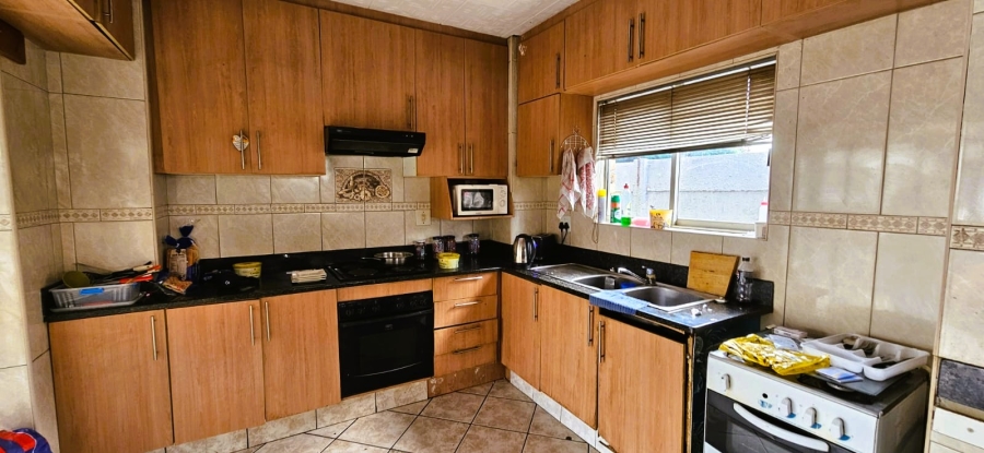 6 Bedroom Property for Sale in Ferryvale Gauteng