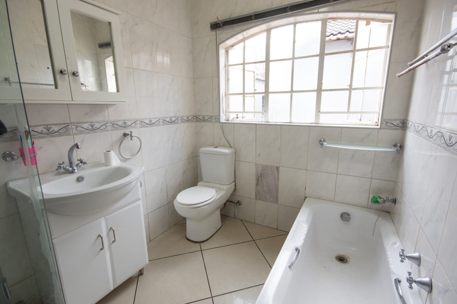 6 Bedroom Property for Sale in Ferryvale Gauteng