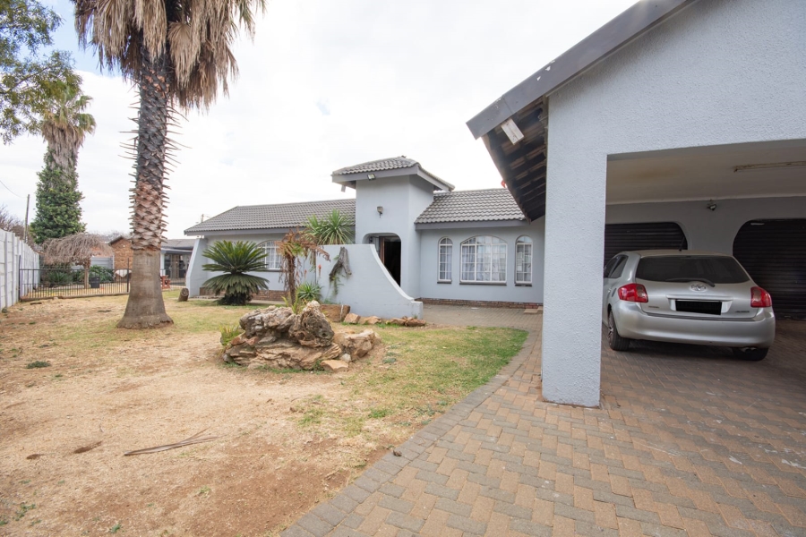 6 Bedroom Property for Sale in Ferryvale Gauteng