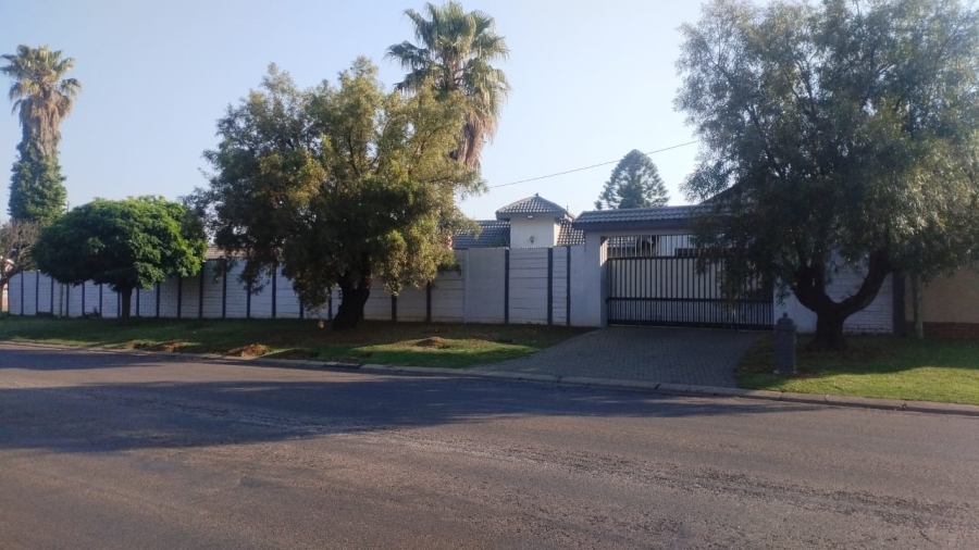 6 Bedroom Property for Sale in Ferryvale Gauteng