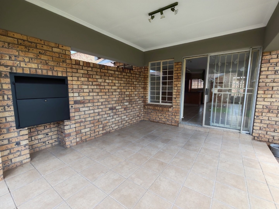 3 Bedroom Property for Sale in Annlin Gauteng