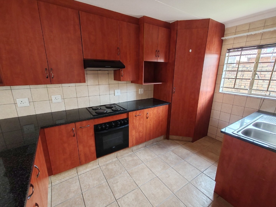 3 Bedroom Property for Sale in Annlin Gauteng