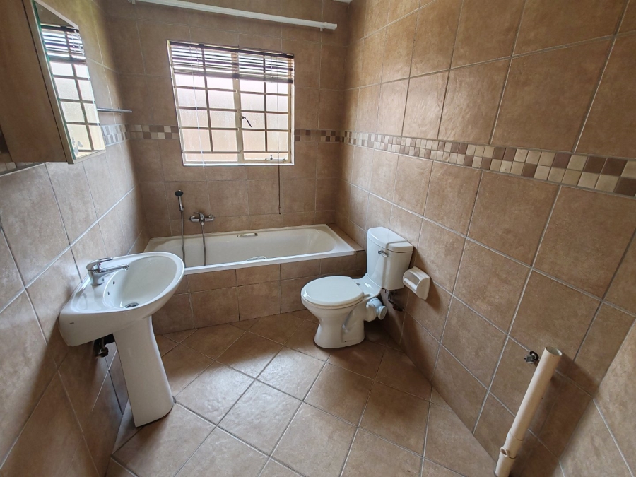 3 Bedroom Property for Sale in Annlin Gauteng