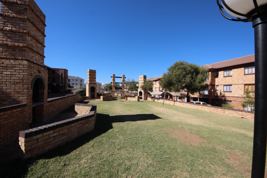 1 Bedroom Property for Sale in Halfway Gardens Gauteng