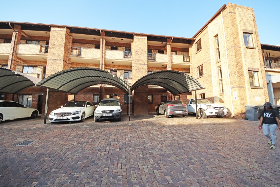 1 Bedroom Property for Sale in Halfway Gardens Gauteng