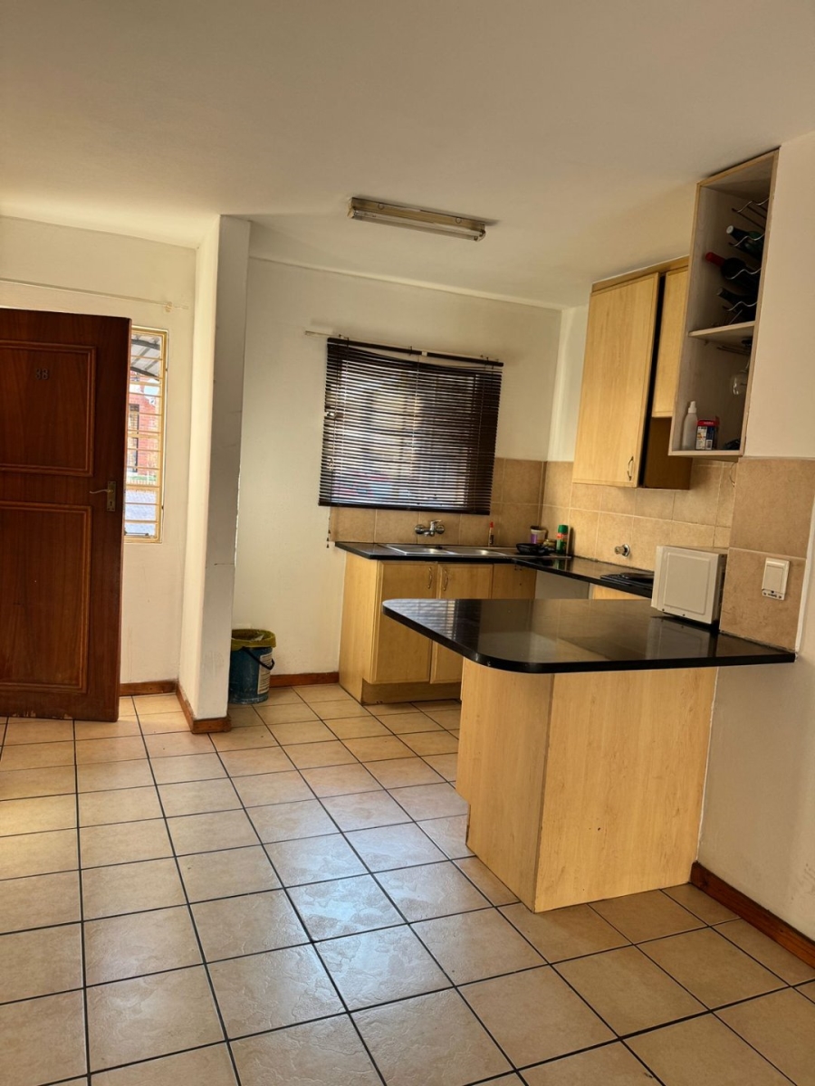 1 Bedroom Property for Sale in Noordwyk Gauteng