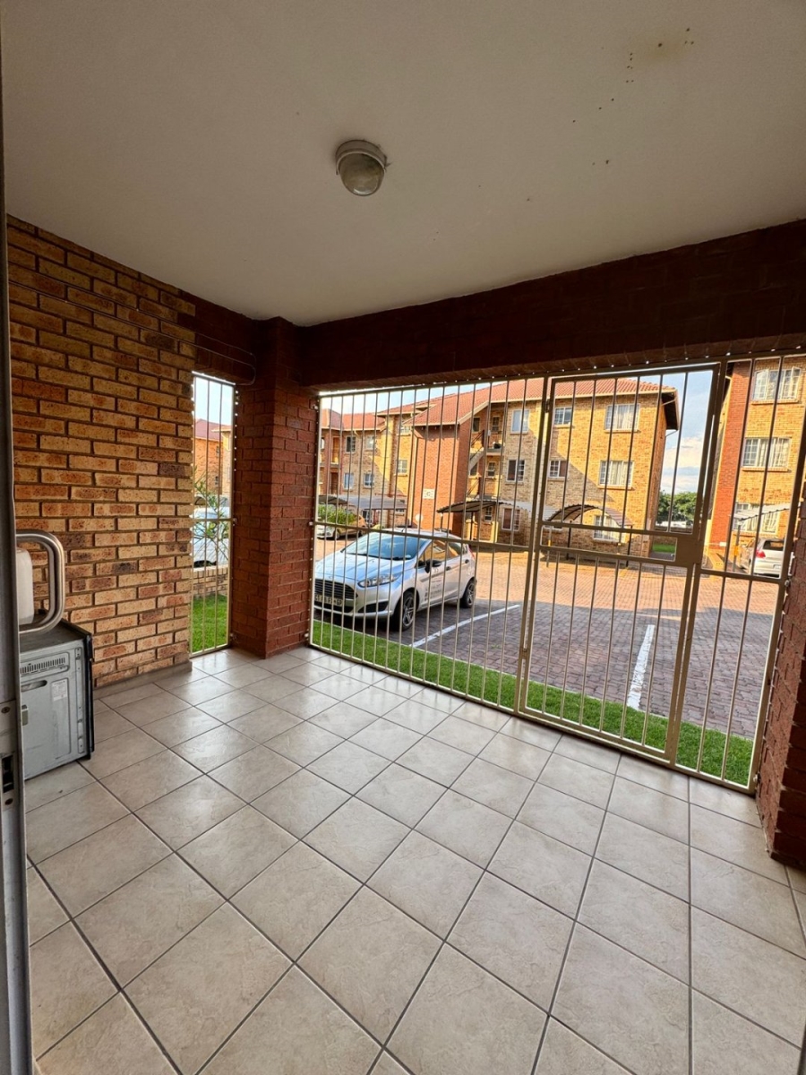1 Bedroom Property for Sale in Noordwyk Gauteng
