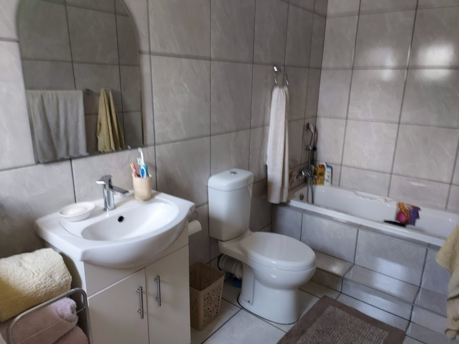 1 Bedroom Property for Sale in Farrar Park Gauteng