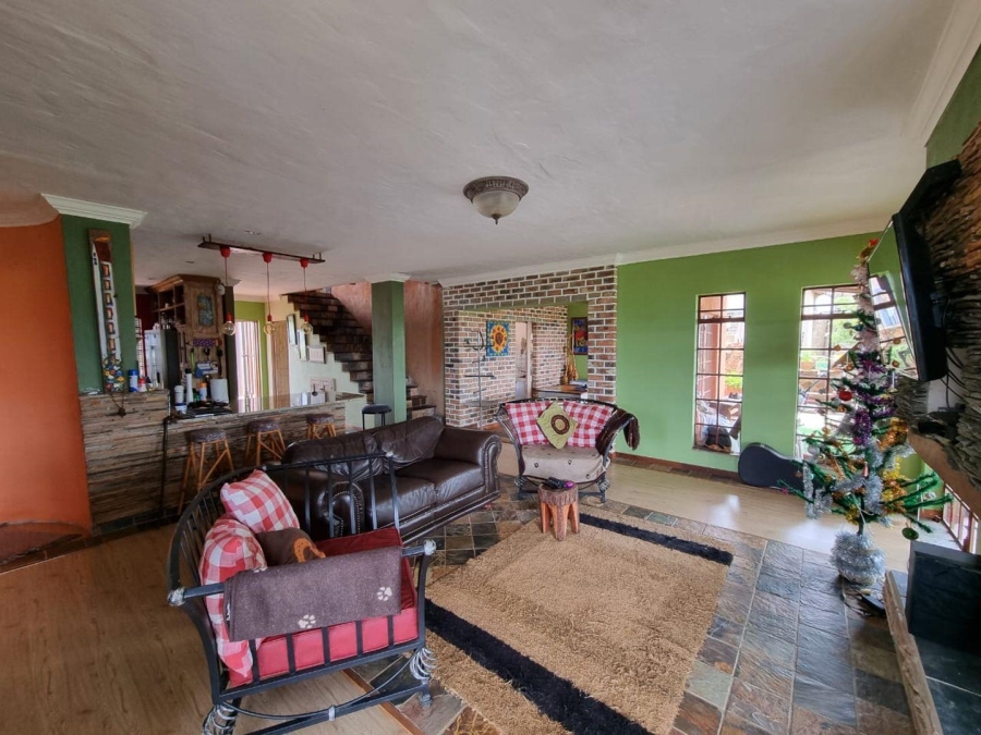 4 Bedroom Property for Sale in Vaaloewer Gauteng