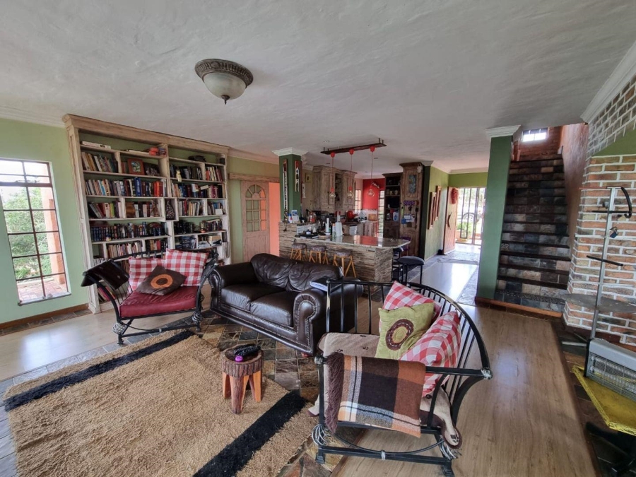 4 Bedroom Property for Sale in Vaaloewer Gauteng