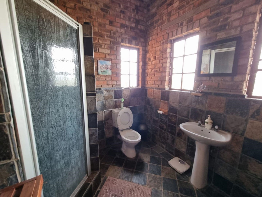 4 Bedroom Property for Sale in Vaaloewer Gauteng