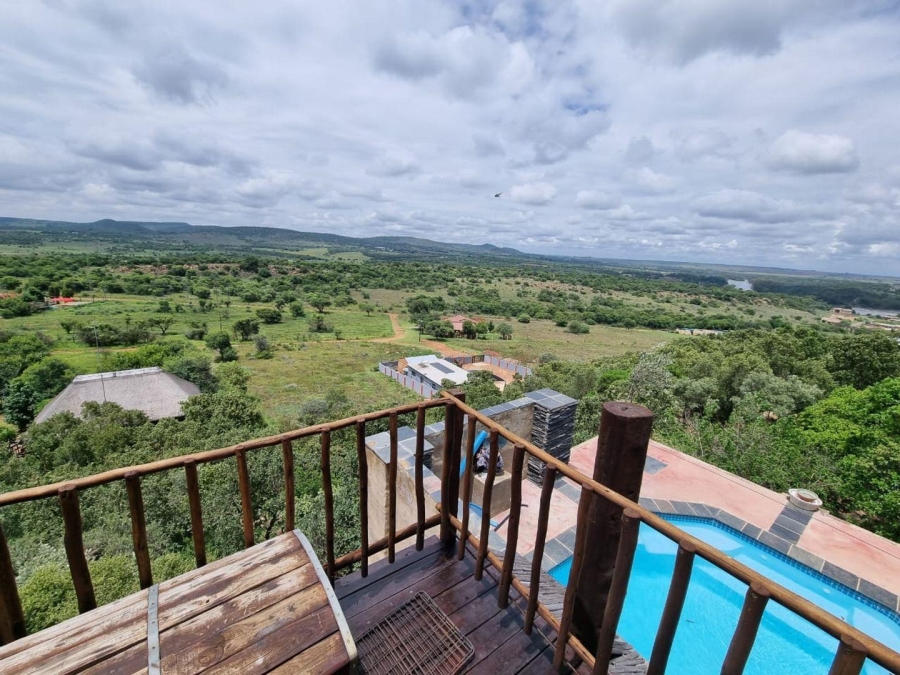 4 Bedroom Property for Sale in Vaaloewer Gauteng