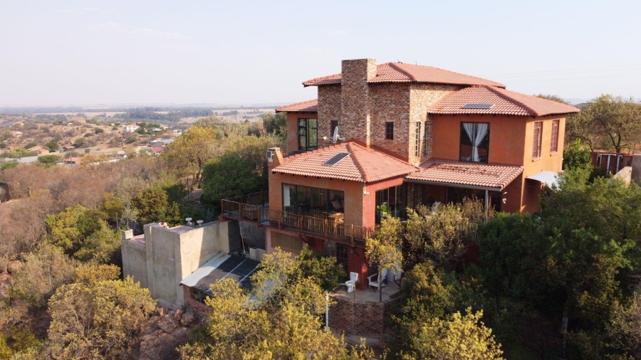 4 Bedroom Property for Sale in Vaaloewer Gauteng