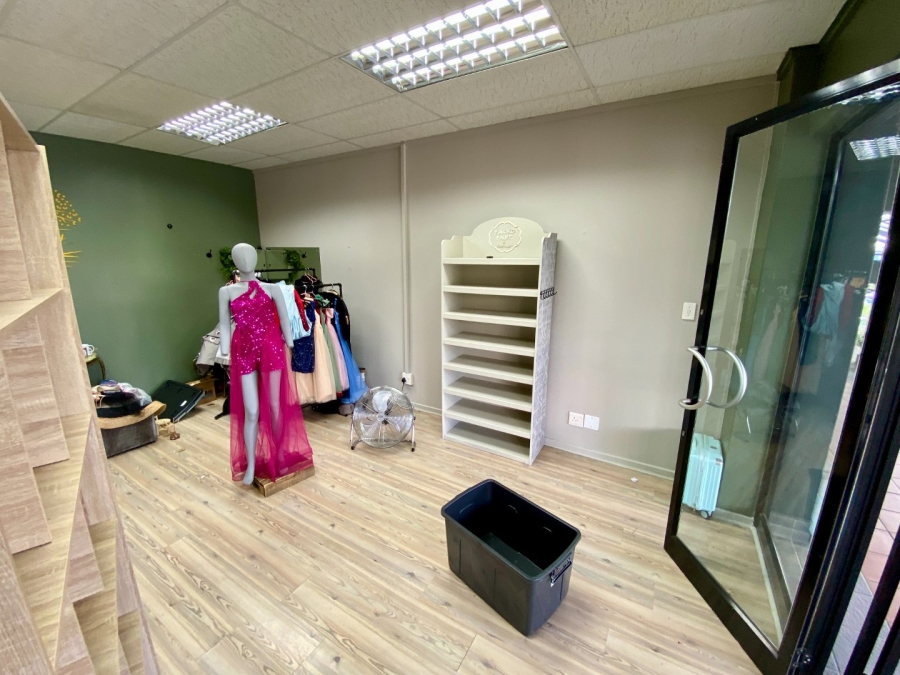 To Let commercial Property for Rent in Bromhof Gauteng