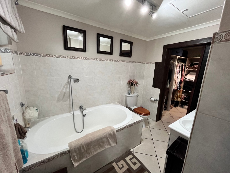 4 Bedroom Property for Sale in Montana Tuine Gauteng