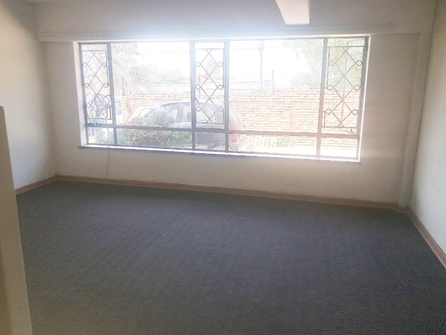 To Let 1 Bedroom Property for Rent in Dawnview Gauteng