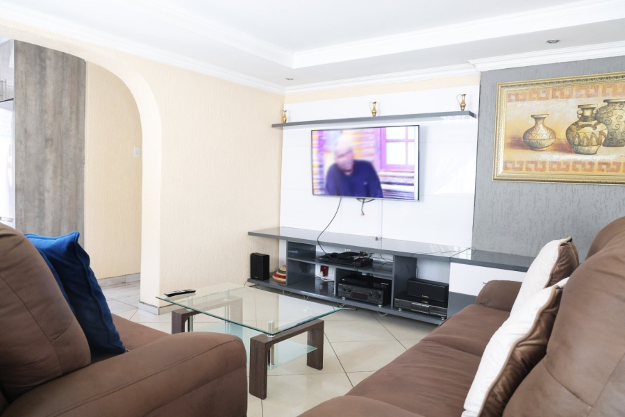 2 Bedroom Property for Sale in Protea Glen Gauteng