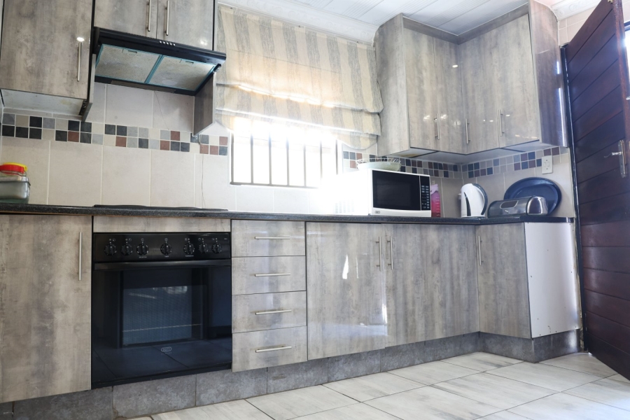 2 Bedroom Property for Sale in Protea Glen Gauteng