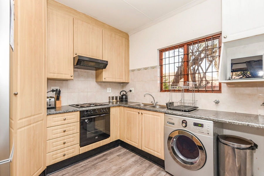 To Let 3 Bedroom Property for Rent in Douglasdale Gauteng