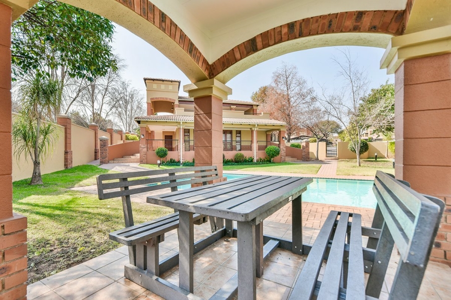 To Let 3 Bedroom Property for Rent in Douglasdale Gauteng