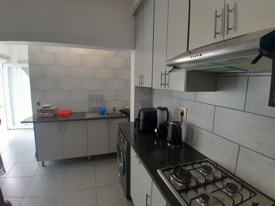 1 Bedroom Property for Sale in Glen Austin Gauteng